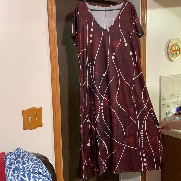 New red dotted dress - Picture 1 of 1